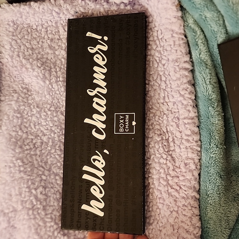 Hello charmers! Boxy charm
